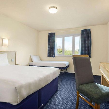 Days Inn Sutton Scotney North Exterior photo
